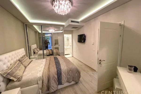 Shtepi me qera Apartament ne Tirane, 2+1, Mobilimi E mobiluar, Pagesa 1,300  Euro.