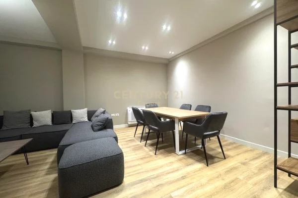 Shtepi me qera Duplex(shtepi me 2 kate) ne Tirane, 3+1, Mobilimi E mobiluar, Pagesa 2,000  Euro.