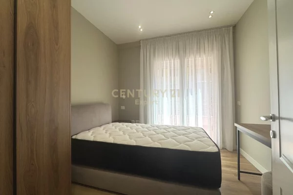 Shtepi me qera Duplex(shtepi me 2 kate) ne Tirane, 3+1, Mobilimi E mobiluar, Pagesa 2,000  Euro.