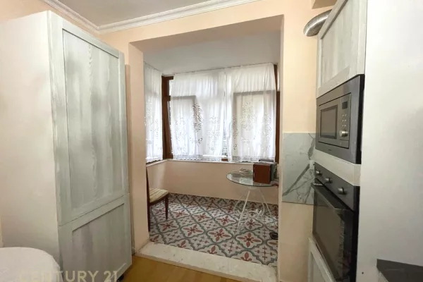 Shtepi me qera Apartament ne Tirane, 2+1, Mobilimi E mobiluar, Pagesa 1,200  Euro.