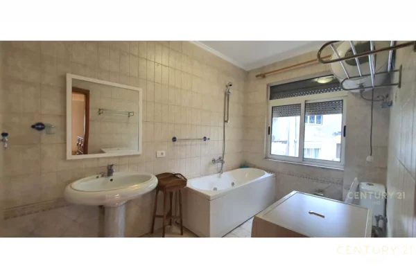 Appartamento in vendita a Tirana 3+1, Vuoto