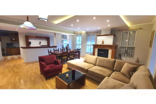 Appartamento in vendita a Tirana 3+1, Vuoto