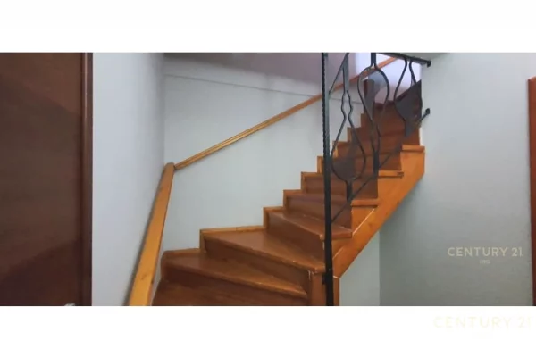 Appartamento in vendita a Tirana 3+1, Vuoto