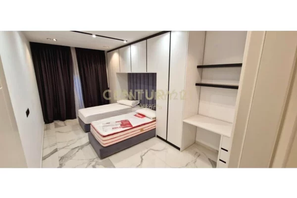 Shtepi me qera Apartament ne Tirane, 2+1, Mobilimi E mobiluar, Pagesa 1,200  Euro.