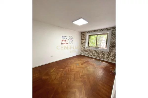 Shtepi me qera Apartament ne Tirane, 3+1, Mobilimi Bosh, pa mobiluar, Pagesa 1,000  Euro.