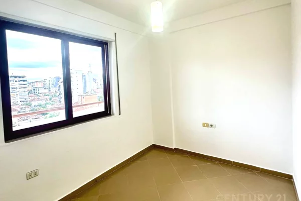 Shtepi me qera Apartament ne Tirane, 3+1, Mobilimi Pjeserisht e mobiluar, Pagesa 700  Euro.