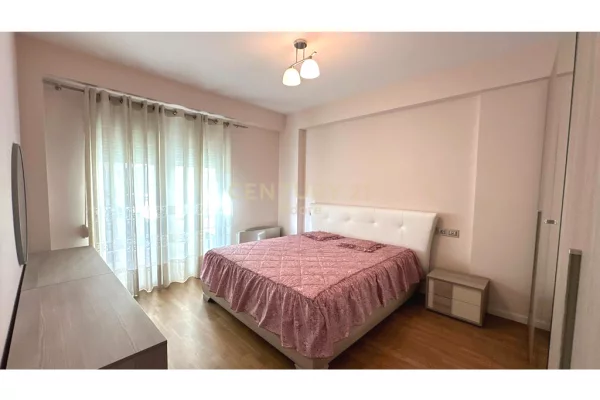 Shtepi me qera Apartament ne Tirane, 2+1, Mobilimi E mobiluar, Pagesa 900  Euro.