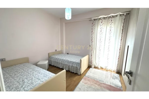 Shtepi me qera Apartament ne Tirane, 2+1, Mobilimi E mobiluar, Pagesa 900  Euro.