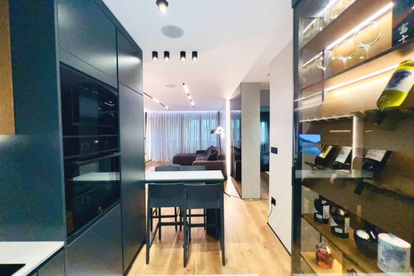 Appartamento in vendita a Tirana 2+1, Arredato