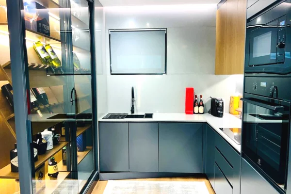 Appartamento in vendita a Tirana 2+1, Arredato