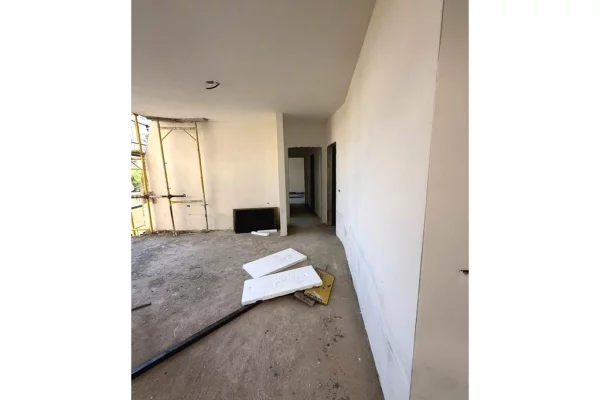 Appartamento in vendita a Tirana 2+1, Vuoto