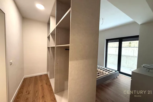 Appartamento in vendita a Tirana 3+1, Arredato