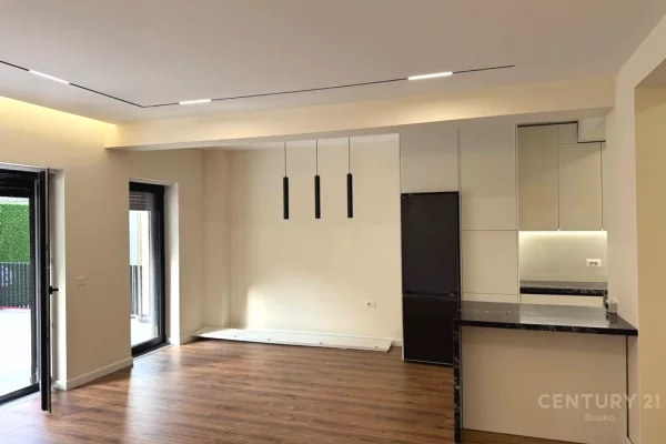 Appartamento in vendita a Tirana 3+1, Arredato