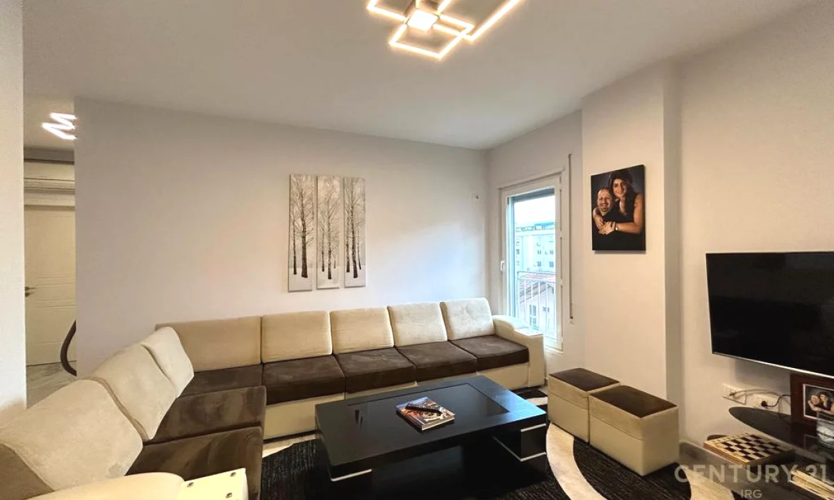 Shtepi me qera Apartament ne Tirane, 3+1, Mobilimi E mobiluar, Pagesa 1,100  Euro.