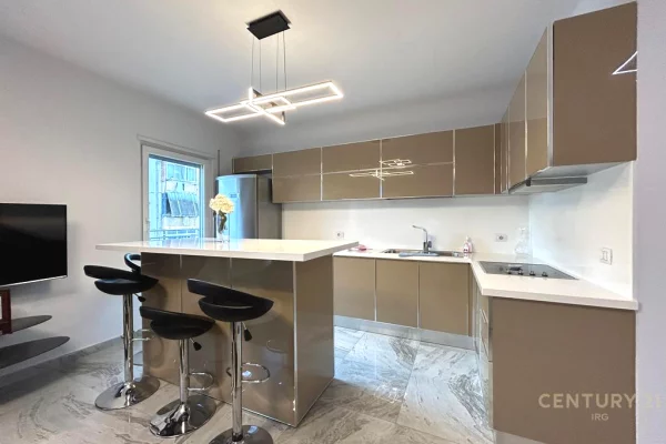 Shtepi me qera Apartament ne Tirane, 3+1, Mobilimi E mobiluar, Pagesa 1,100  Euro.