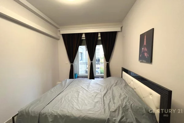 Shtepi me qera Apartament ne Tirane, 3+1, Mobilimi E mobiluar, Pagesa 1,100  Euro.