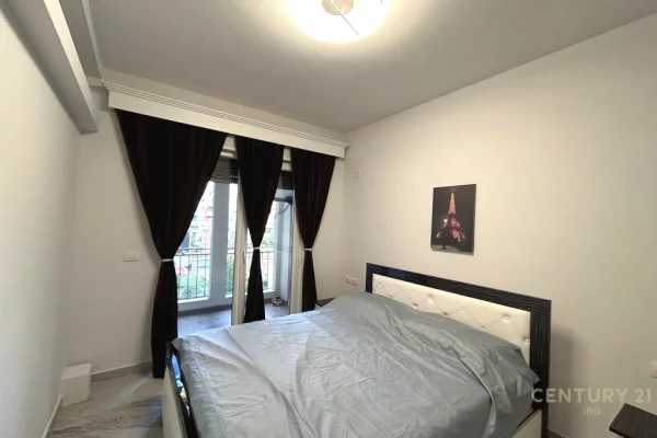 Shtepi me qera Apartament ne Tirane, 3+1, Mobilimi E mobiluar, Pagesa 1,100  Euro.