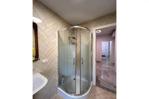 Shtepi me qera Apartament ne Tirane, 3+1, Mobilimi E mobiluar, Pagesa 1,100  Euro.