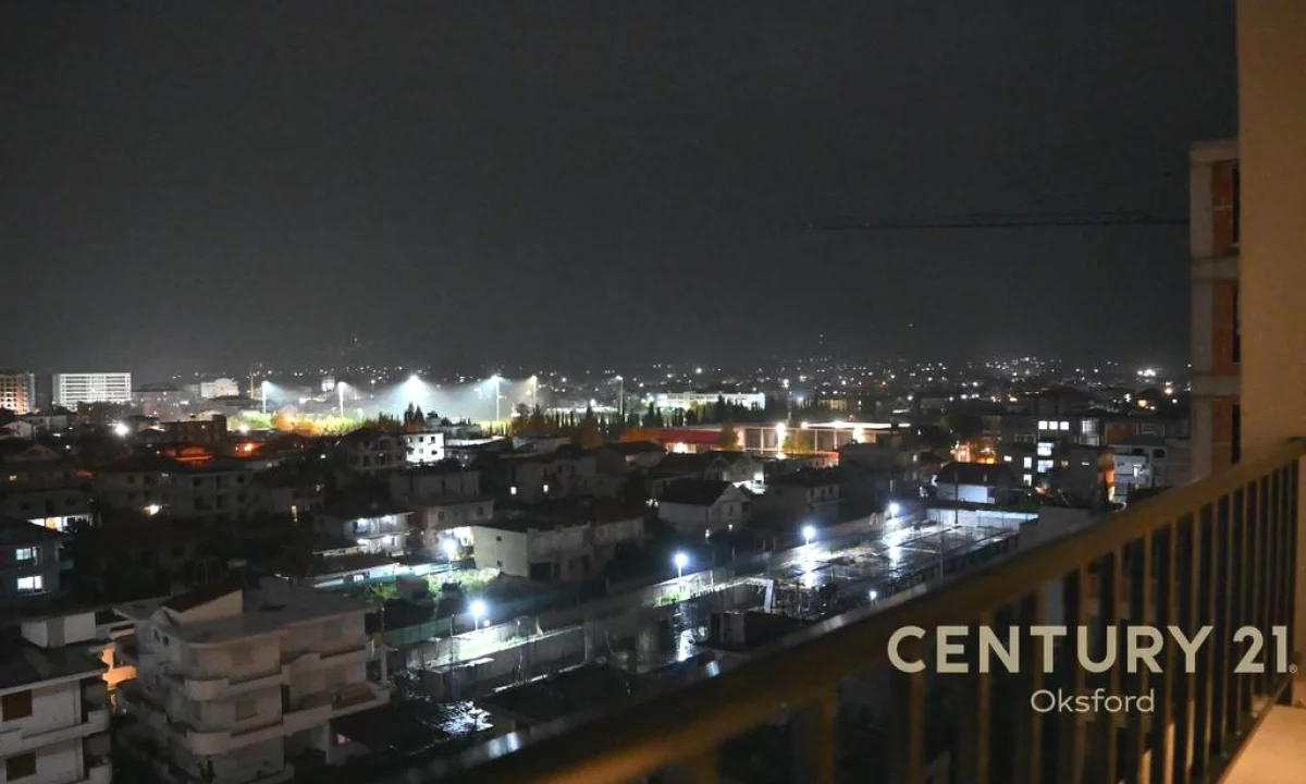 Appartamento in vendita a Tirana 2+1, Arredato