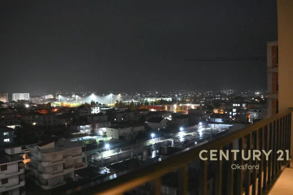 Appartamento in vendita a Tirana 2+1, Arredato