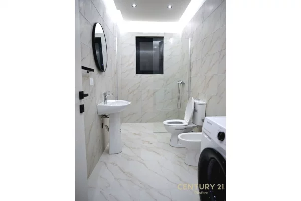 Appartamento in vendita a Tirana 2+1, Arredato