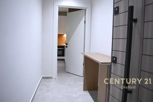 Appartamento in vendita a Tirana 2+1, Arredato