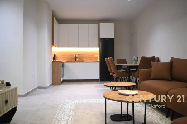 Appartamento in vendita a Tirana 2+1, Arredato