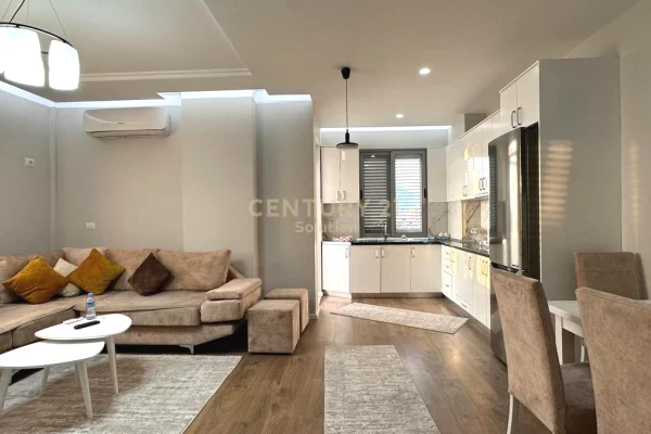 Shtepi me qera Apartament ne Tirane, 2+1, Mobilimi E mobiluar, Pagesa 600  Euro.