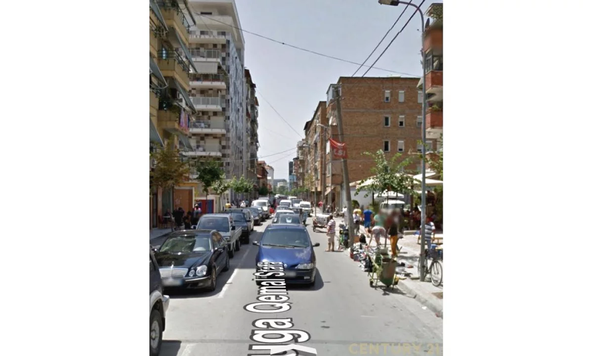 AMBIENT KOMERCIAL PER SHITJE NE ZONEN E PAZARIT TE RI