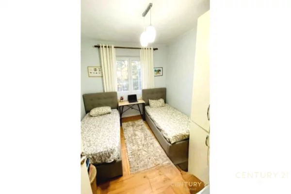 Shtepi me qera Apartament ne Tirane, 2+1, Mobilimi E mobiluar, Pagesa 650  Euro.