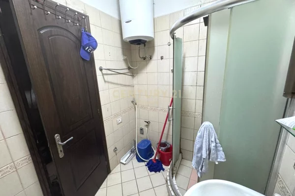 Appartamento in vendita a Tirana 2+1, Arredato