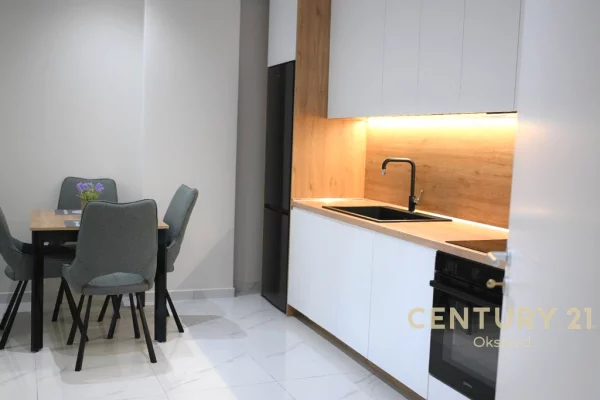 Appartamento in vendita a Tirana 1+1, Arredato