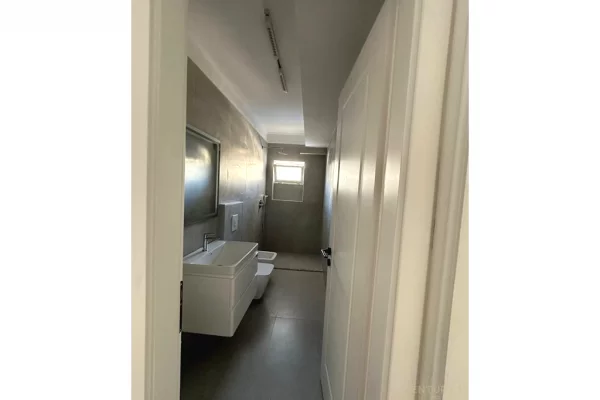 Appartamento in vendita a Tirana 1+1, SemiArredato