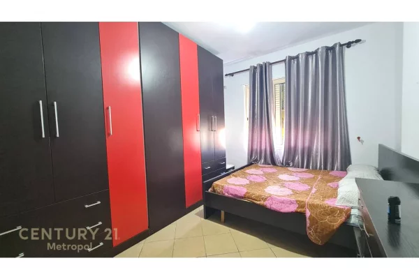 Appartamento in vendita a Tirana 1+1, SemiArredato