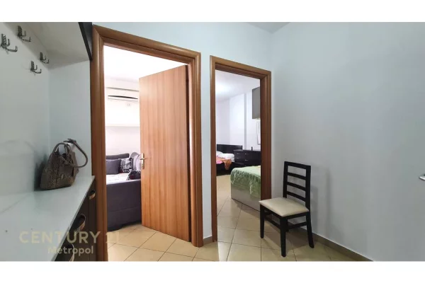 Appartamento in vendita a Tirana 1+1, SemiArredato