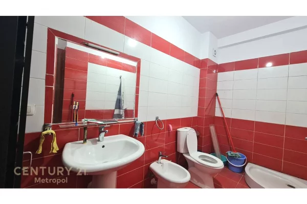 Appartamento in vendita a Tirana 1+1, SemiArredato