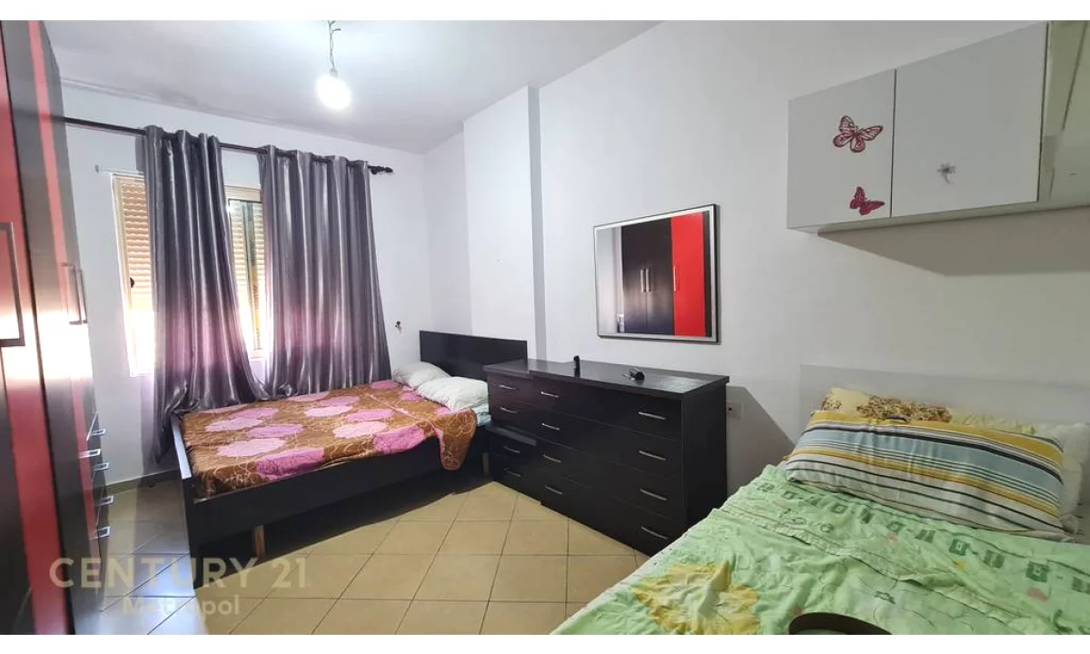 Appartamento in vendita a Tirana 1+1, SemiArredato