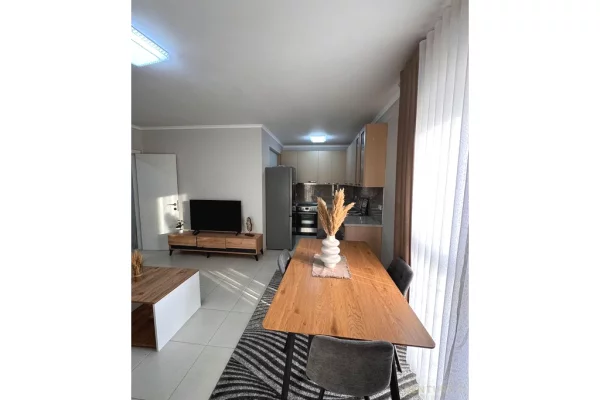 Shtepi me qera Apartament ne Tirane, 2+1, Mobilimi E mobiluar, Pagesa 75,000  Leke.