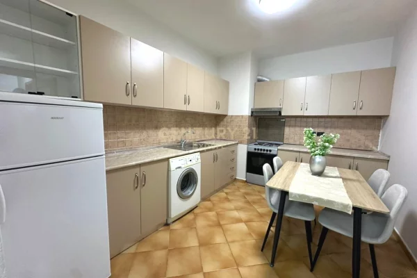 Shtepi me qera Apartament ne Tirane, 1+1, Mobilimi E mobiluar, Pagesa 700  Euro.