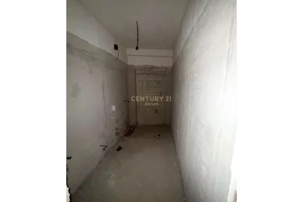Appartamento in vendita a Tirana 3+1, Vuoto