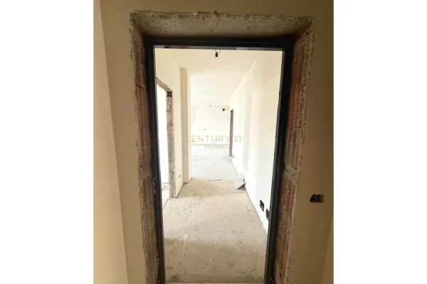 Appartamento in vendita a Tirana 3+1, Vuoto