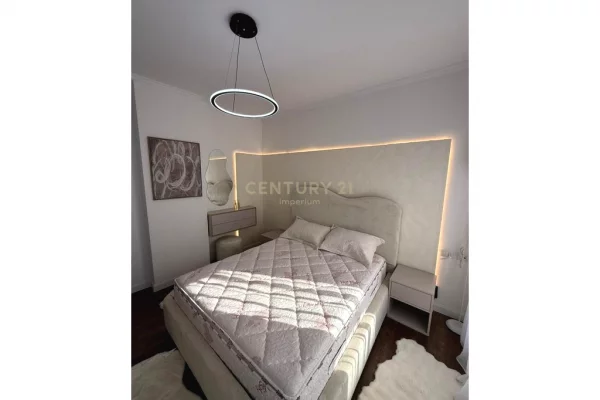 Appartamento in vendita a Tirana 1+1, Arredato