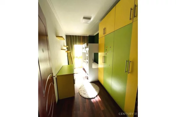 Shtepi me qera Apartament ne Tirane, 2+1, Mobilimi E mobiluar, Pagesa 800  Euro.