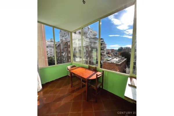 Shtepi me qera Apartament ne Tirane, 2+1, Mobilimi E mobiluar, Pagesa 800  Euro.