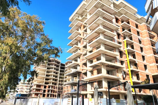 Appartamento in vendita a Valona 1+1, Vuoto