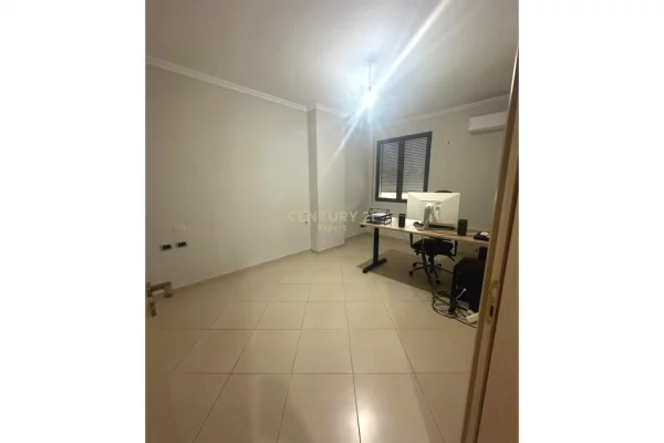 Appartamento in vendita a Tirana 3+1, SemiArredato