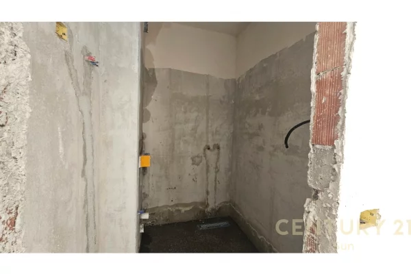 Appartamento in vendita a Tirana 1+1, Vuoto