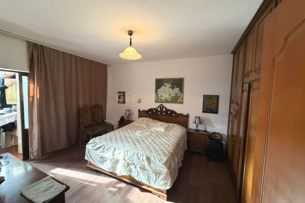 Appartamento in vendita a Tirana 1+1, Arredato