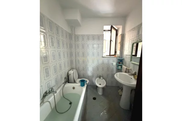 Appartamento in vendita a Tirana 1+1, Arredato