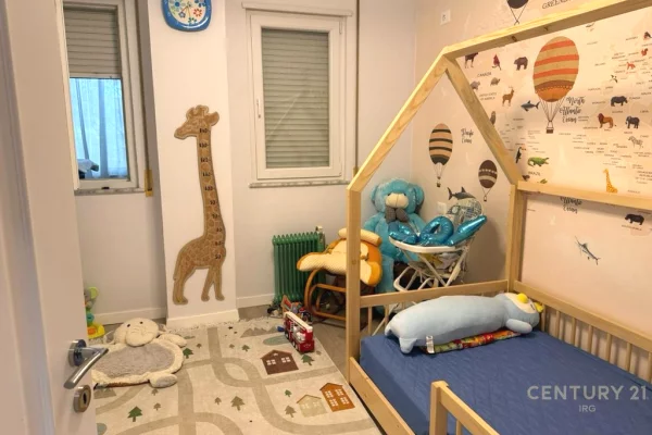 Appartamento in vendita a Tirana 2+1, Arredato